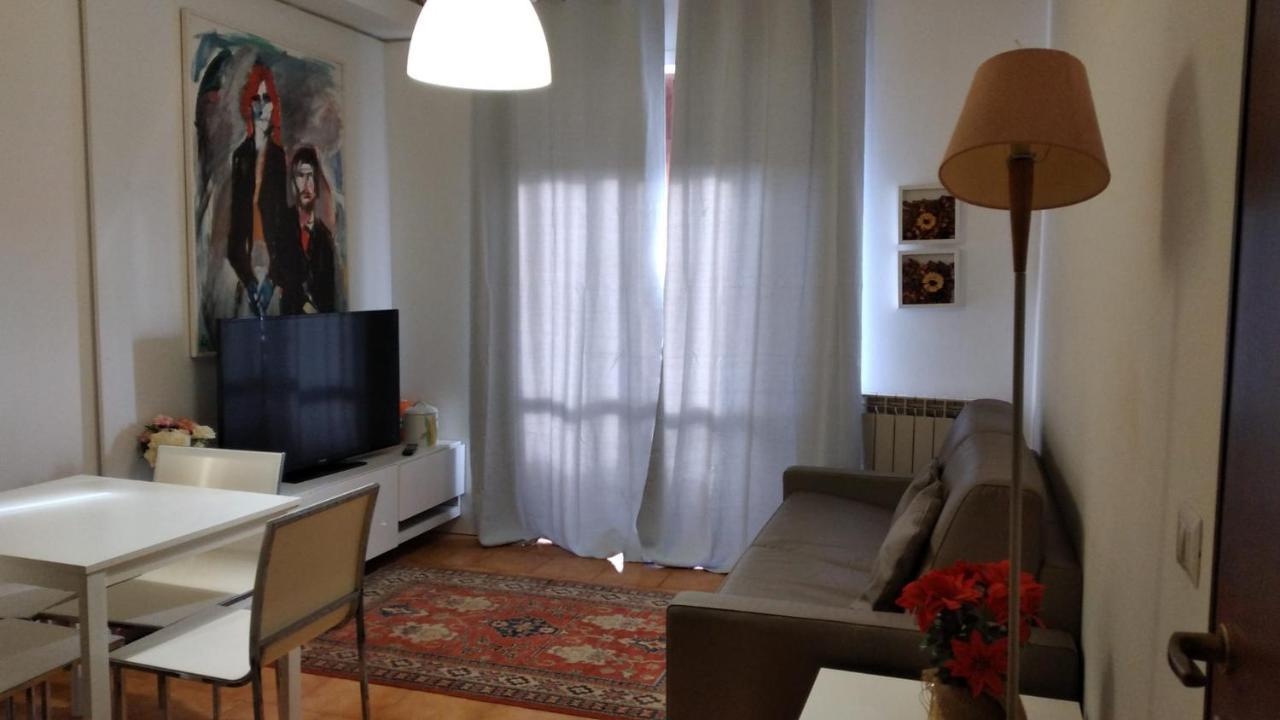 Carducci Apartment - The V Collection Turate Bagian luar foto