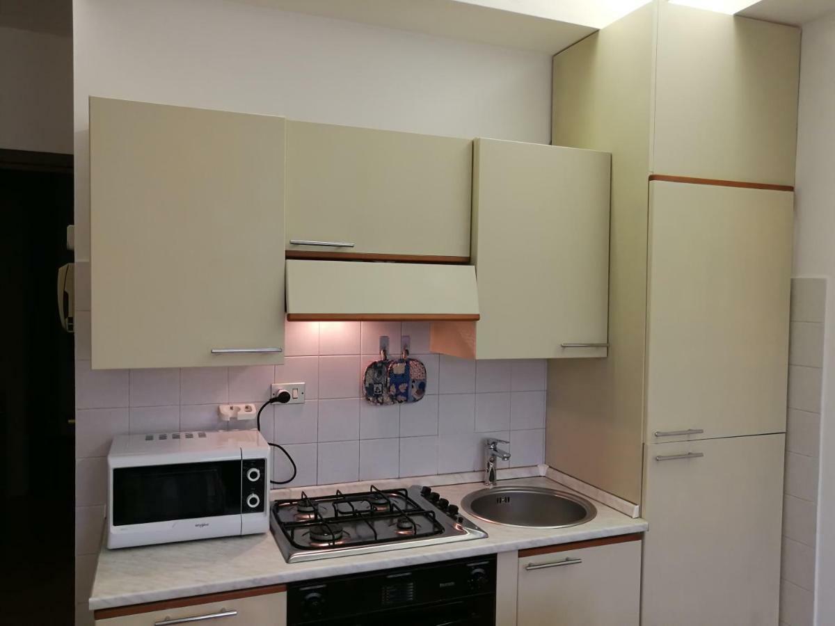 Carducci Apartment - The V Collection Turate Bagian luar foto